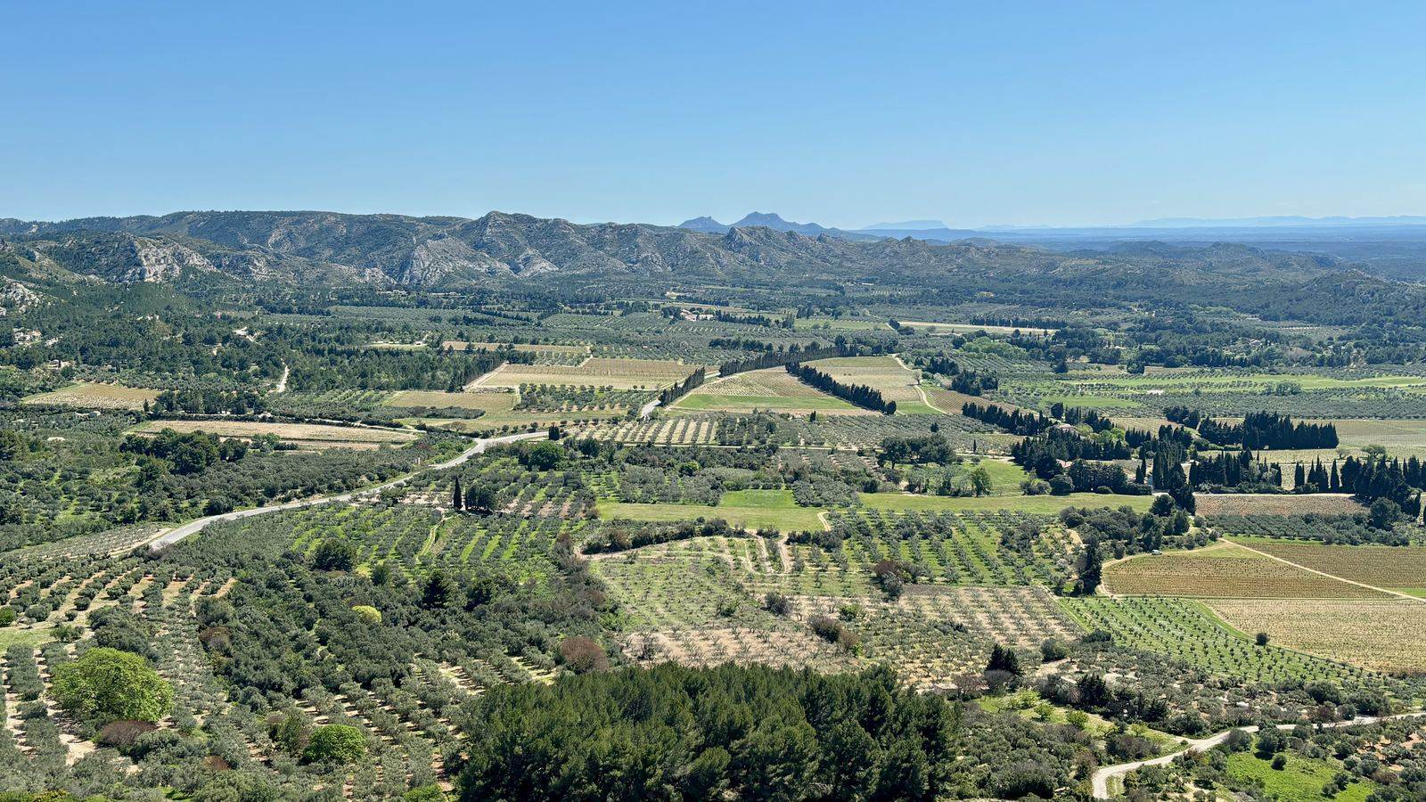 Le village des Baux-de-Provence perché sur les Alpilles